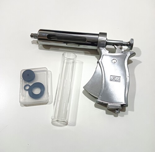 Piston Type Vaccinator