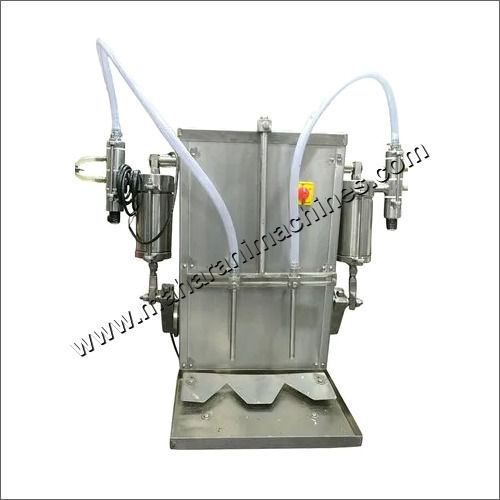 Silver Automatic Bottle Liquid Filling Machine