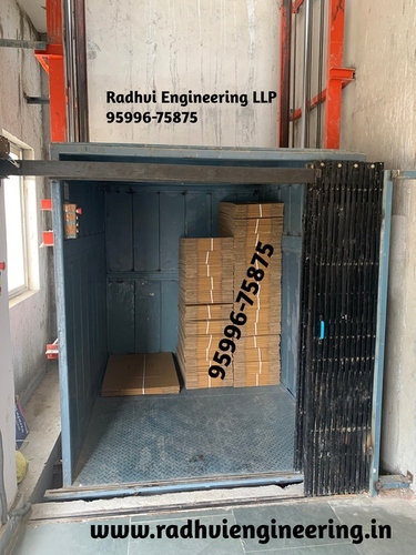 Goods Lift / Factory Lift Load Capacity: 500 - 5000  Kilograms (Kg)