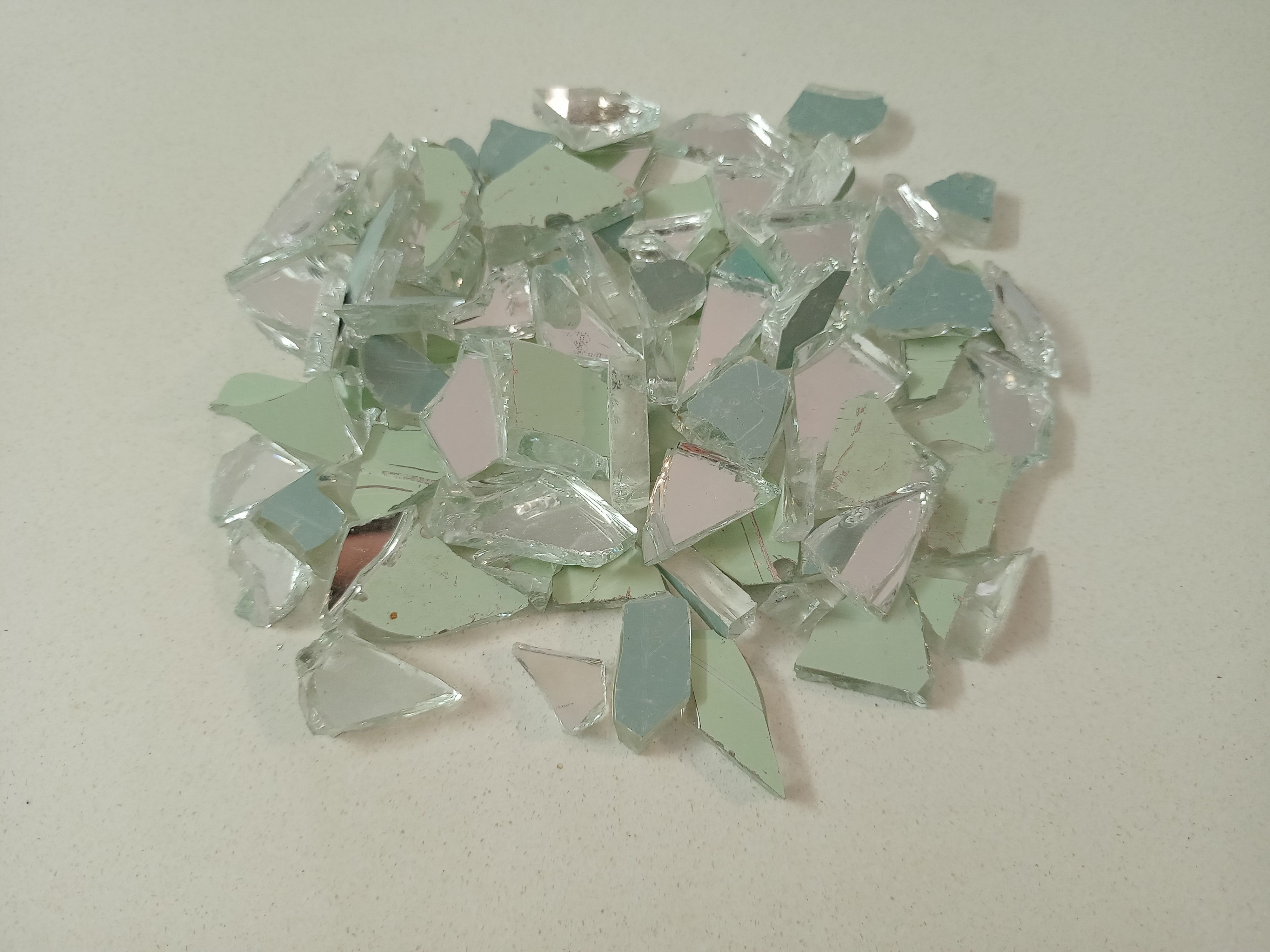 Crushed Mirror Glass for Producing Kitchen Countertops - China Crushed Glass,  Glass Particles