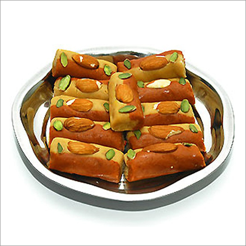 500 Gm Mewa Roll Sweets Grade: Premium