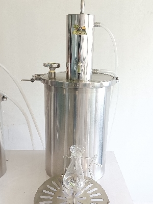 Mini Distillation Unit Lab Scale Capacity: 5 Liter/Day