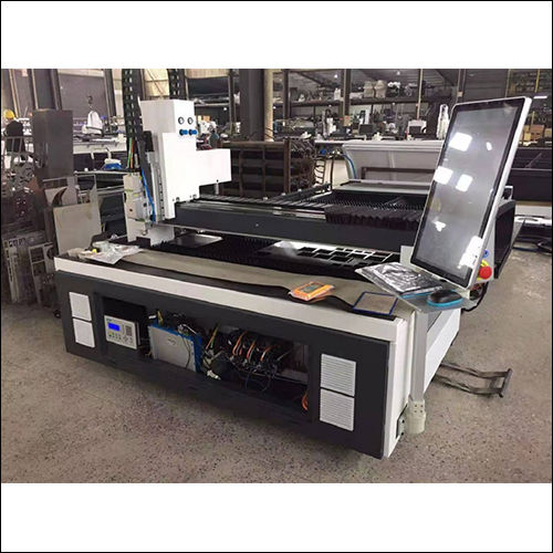 Single Table Fiber Laser Cutting Machine 1000W/1500W/2000W/3000W upto 6000 W