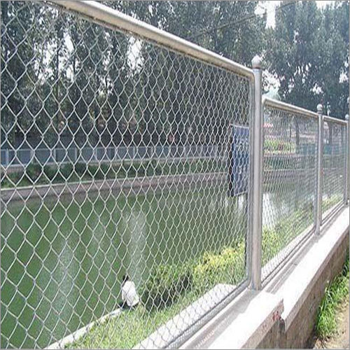 Gi Chain Link Fencing Mesh - Material: Metal