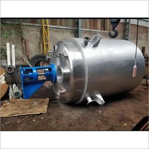 Silver Stainless Steel Pressure Vessel By https://www.tradeindia.com/maruti-engineers-36390839/