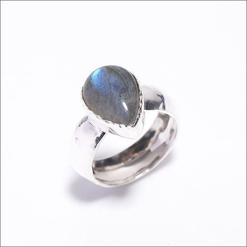 Oval Labradorite Gemstone 925 Sterling Silver Hammered Ring