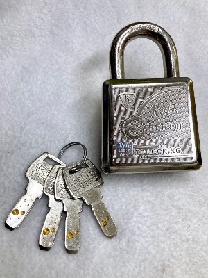Relic Superb Padlock - Iron, Long Size, Chrome Finish, Silver Color, 3 Keys Included | For Industry, Hospital, Commercial Use, Heavy Quality