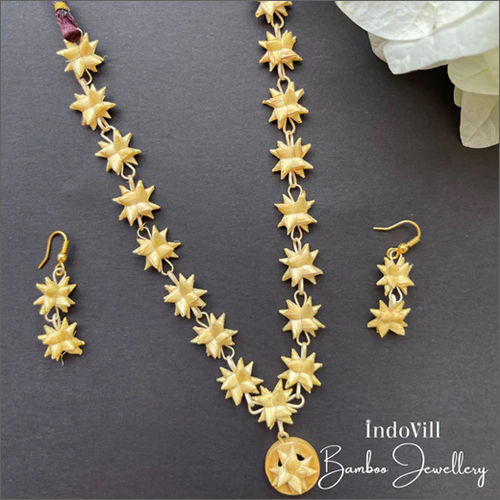 Star Flower Design Bamboo Handmade Tribal Necklace Gender: Women