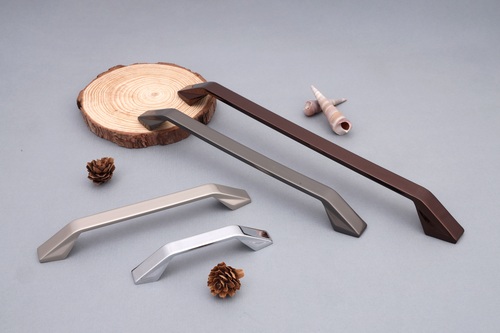 531 CABINET HANDLE