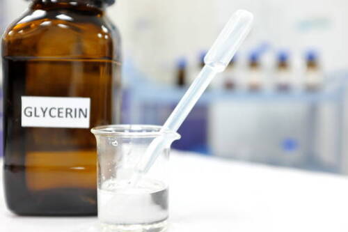 Glycerin - 99.7% Purity, 1.26 g/cm Density, 290 Boiling Point, Emollient for Skin Treatments