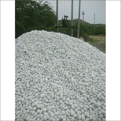 Polished Silica Pebbles - Material: Silica, Size: 6.35 to 19 mm, Color: White | Surface Finish: Polished, Usage: Landscaping & Ceramics Industry
