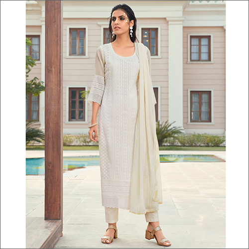 Ladies White Georgette Kurti With Cotton Dupatta