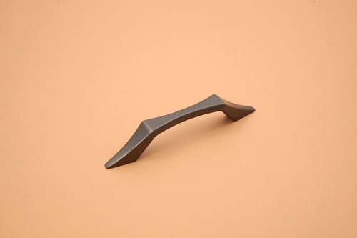 321 CABINET HANDLE - Zinc Alloy, 96mm to 288mm Size, Multiple Finishes | Metal Construction for Versatile Cabinet Solutions
