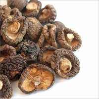 Natural Dried Shitake Mushroom - First Class Quality, Fresh Style | Common Cultivation, Rich In Antioxidants, Ideal For Soups And Dishes