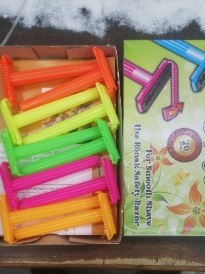 Plastic Safety Razor - Plastic Material, 12 Pack, Multi Colour | Soft Texture, Disposable for External Use
