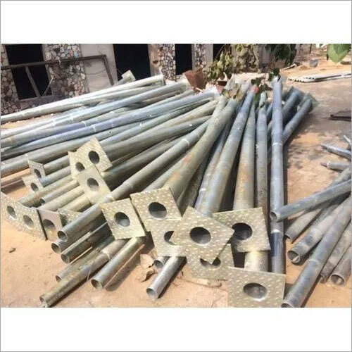 Galvanized Iron Lighting Pole