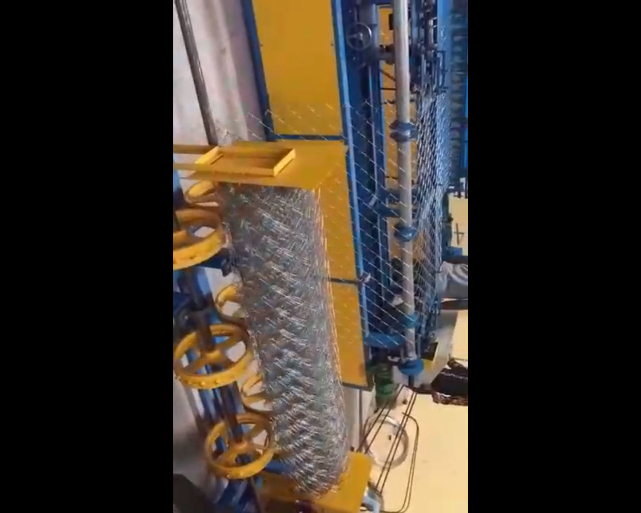 Fully Automatic Chain Link Fencing Making Machine