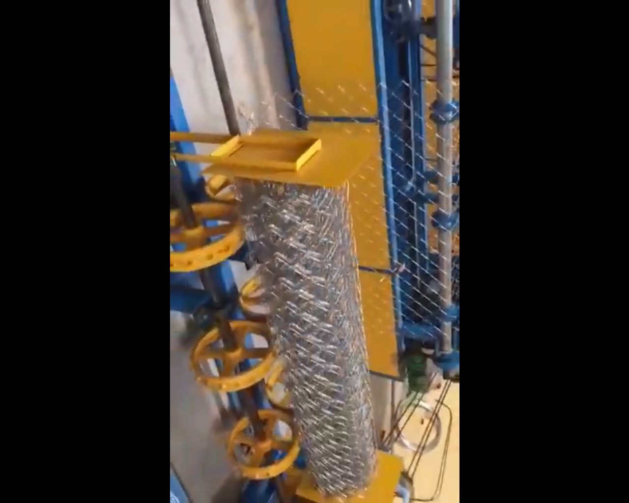 Fully Automatic Chain Link Fencing Making Machine