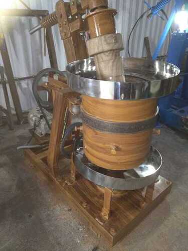 Wooden Marachekku Oil Extraction Machine