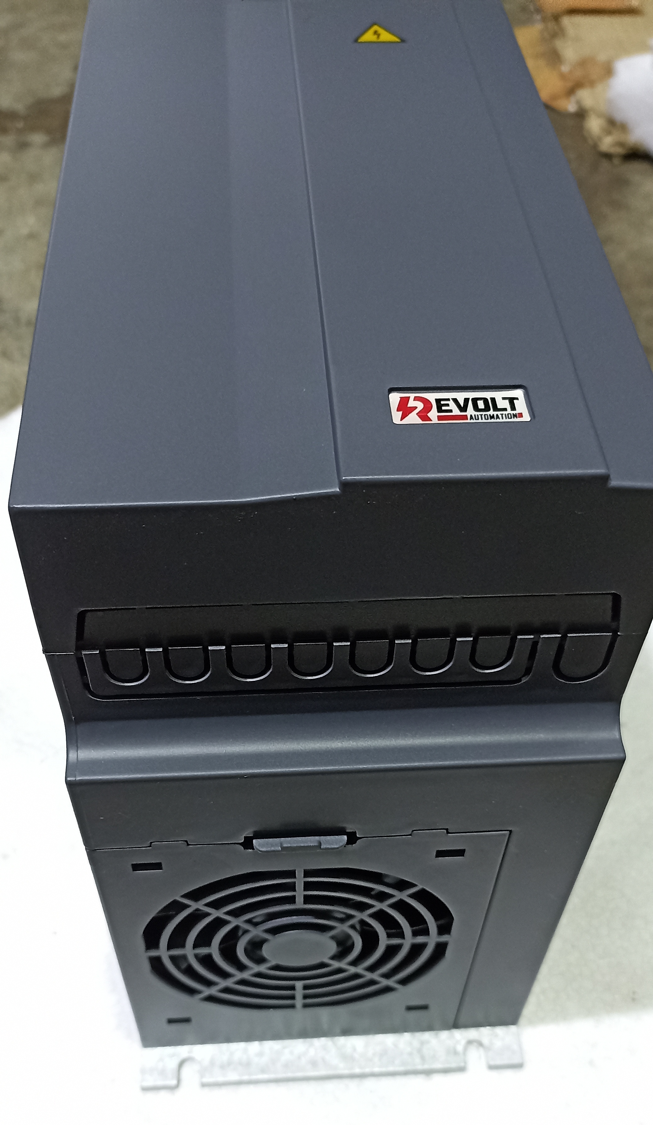 REVOLT 15-18.5 KW AC DRIVE