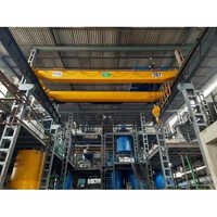 Double Girder Cranes - Color: Yellow