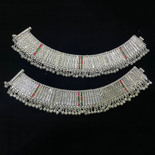 Ladies Imitation Designer Anklet - High Grade Material, Customized Size | Beautiful Design, Enhances the Look of Feet with Superb Shine