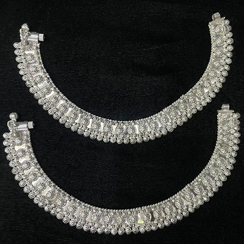 Ladies Artificial Designer Anklet - High-Quality Plastic Customized Size | Durable Imitation Jewelry Set for Women