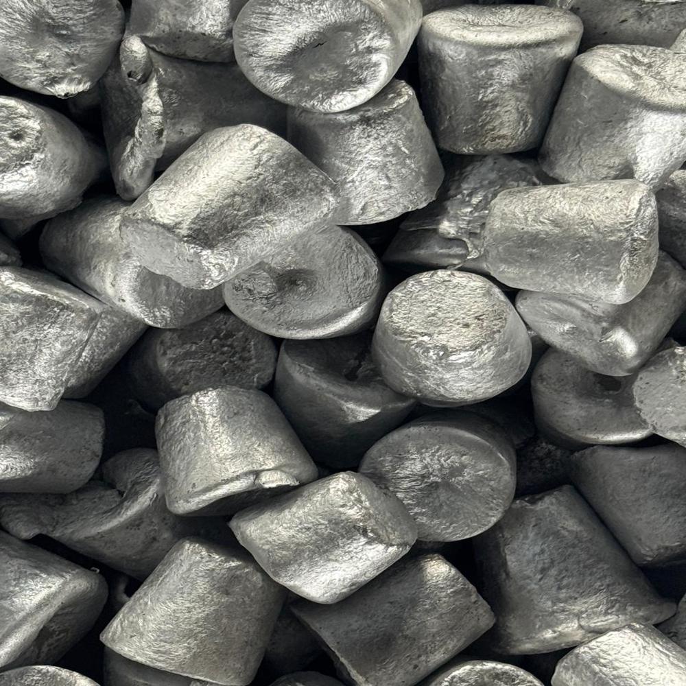 Aluminium Cubes - Industrial Grade, Polished Silver Finish, Hard Aluminium Material | Versatile De-Oxidant Agents for Steel Industries