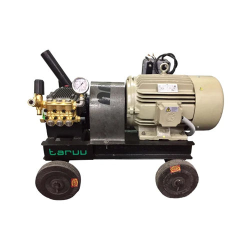 Off White-Black 15 Hp High Pressure Tube Cleaning Pump