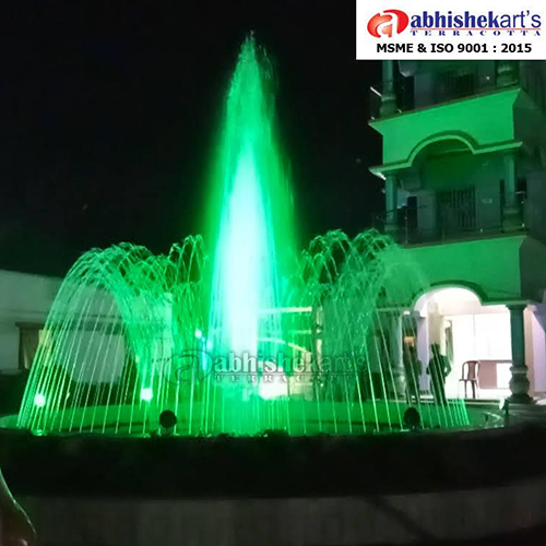 Outdoor Ring Fountain - Color: White