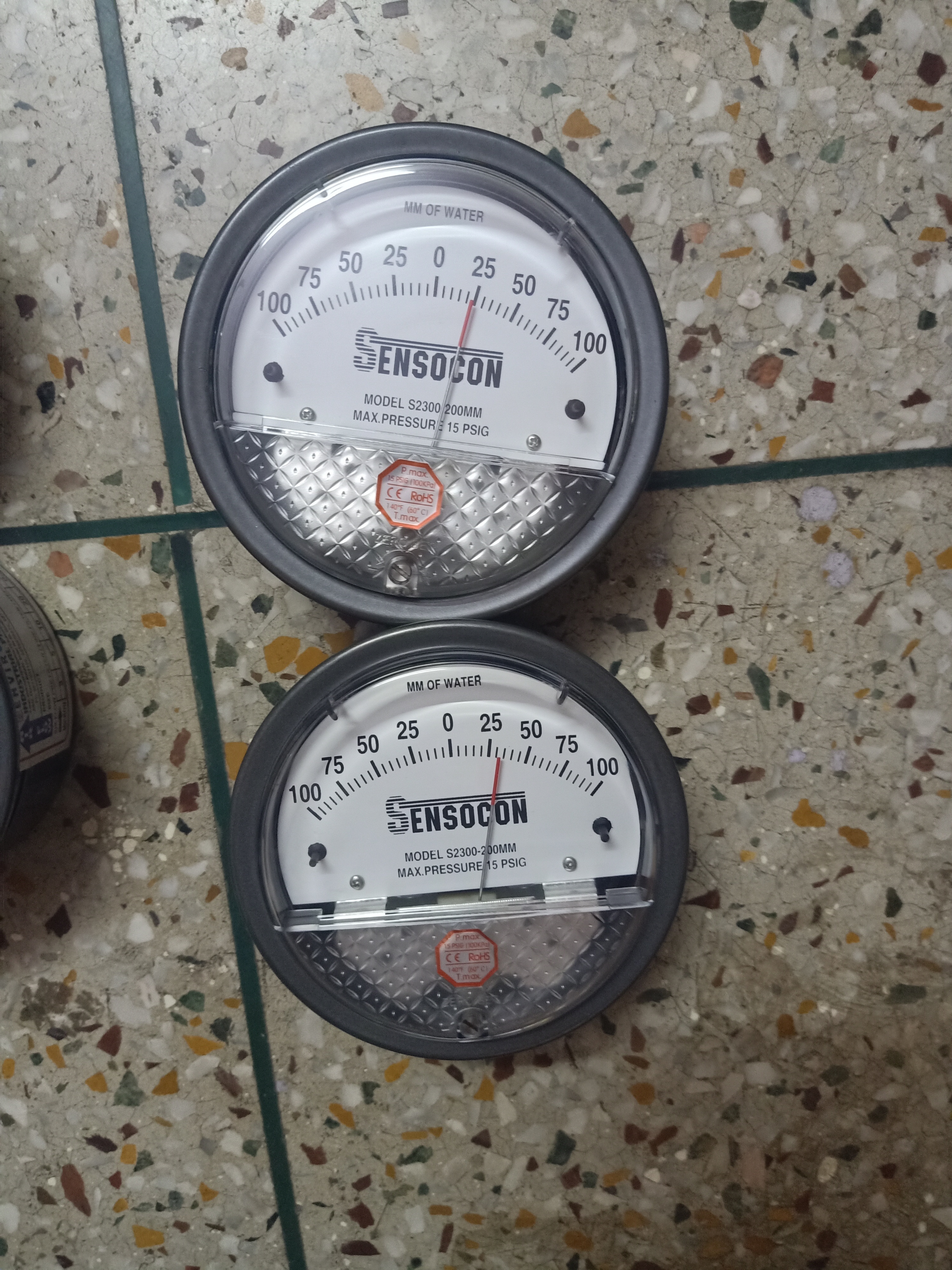 Series S2000 SENSOCON Differential Pressure Gauges In Chandigarh