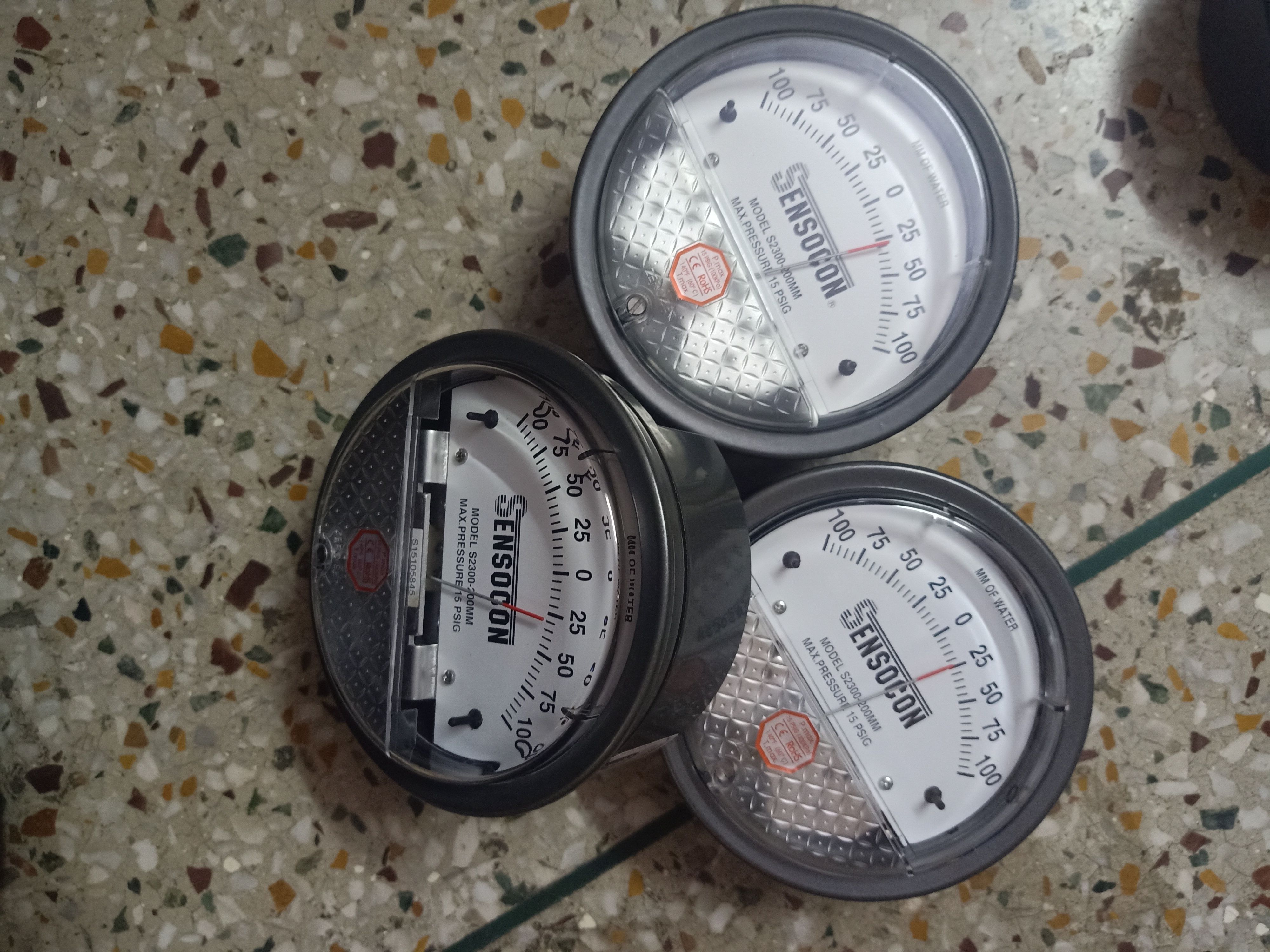 Series S2000 SENSOCON Differential Pressure Gauges In Chandigarh