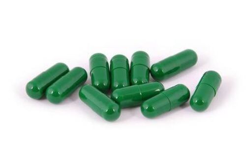 Spirullina and multivitamin capsules