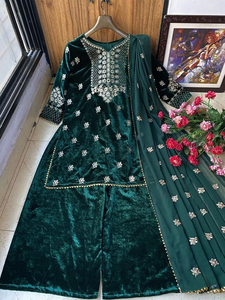 Women Fancy Designer Pakistani Suits...