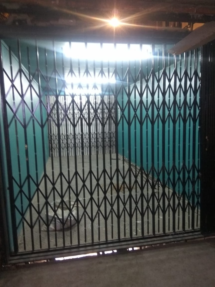 Commercial Goods Elevator - Stainless Steel Build | Safety Sensor, Remote Controller & Calling Box Integration