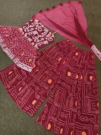 Women Brilliant Heavy Faux georgette Suits...