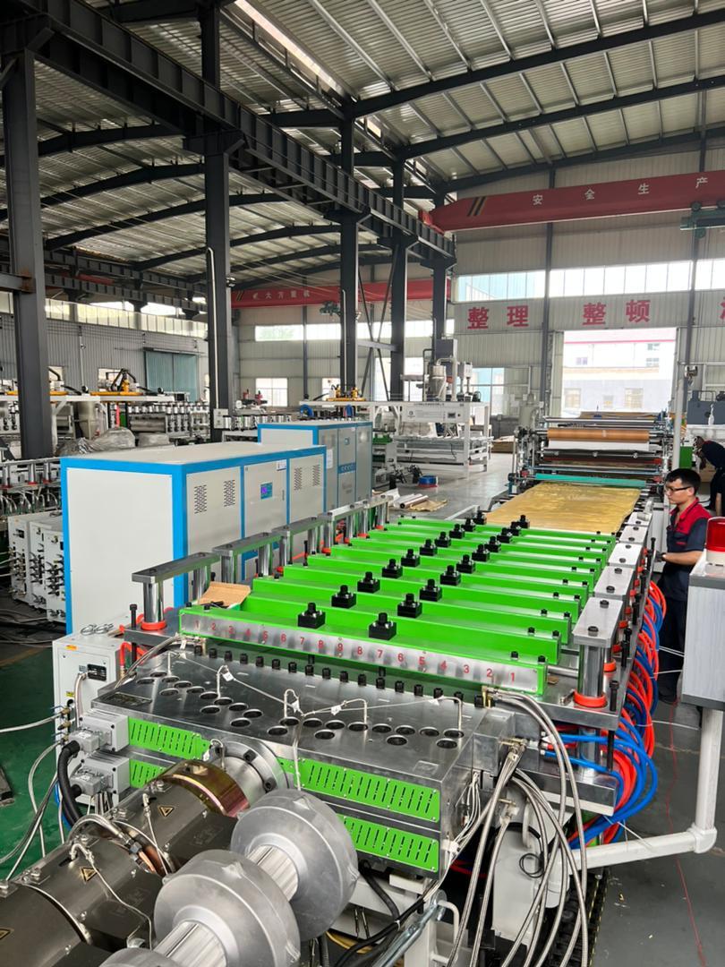 Three Layers Co-extrusion WPC PVC Furniture Foam Board Extrusion Line