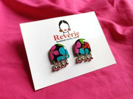 Resin stud earrings