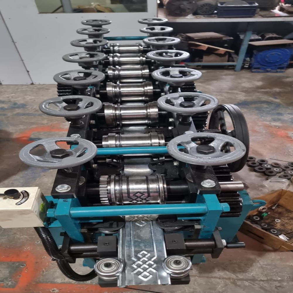 7 Roll Shutter Machine