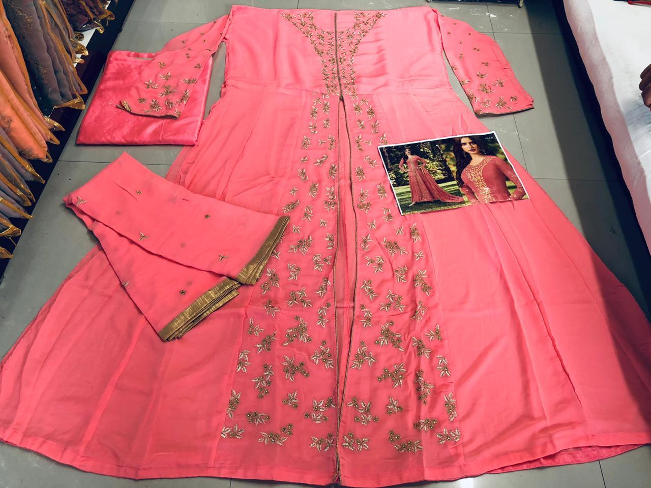 Women Heavy Georgette With Embroidery work Suit...
