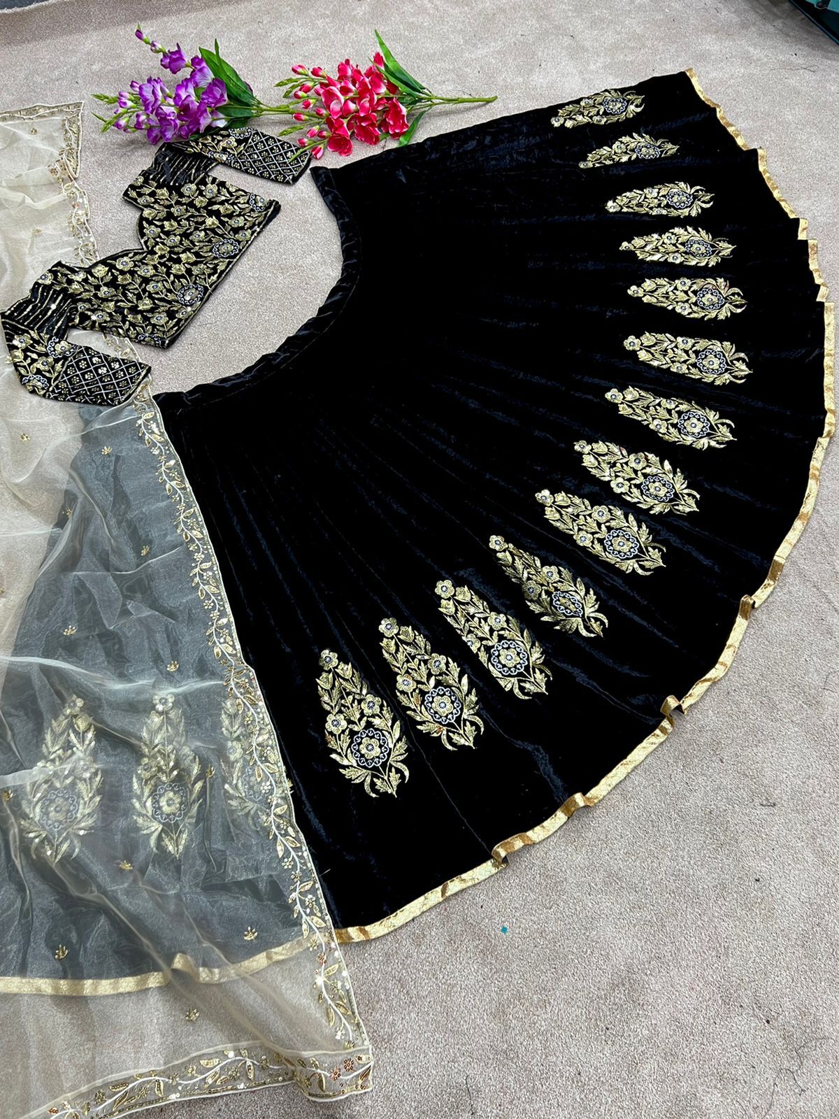 Women Heavy Viscose Velvet With Heavy Embroidery Sequence Work