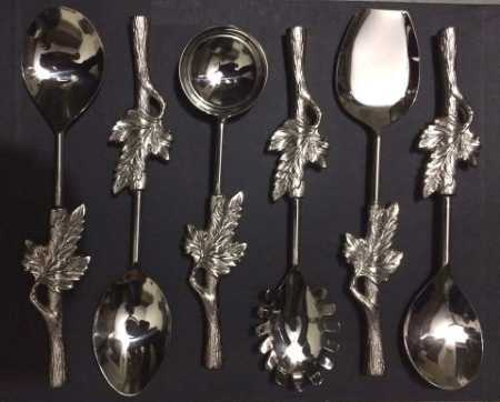 CUTLERY SET WITH LEAVES DESIGN