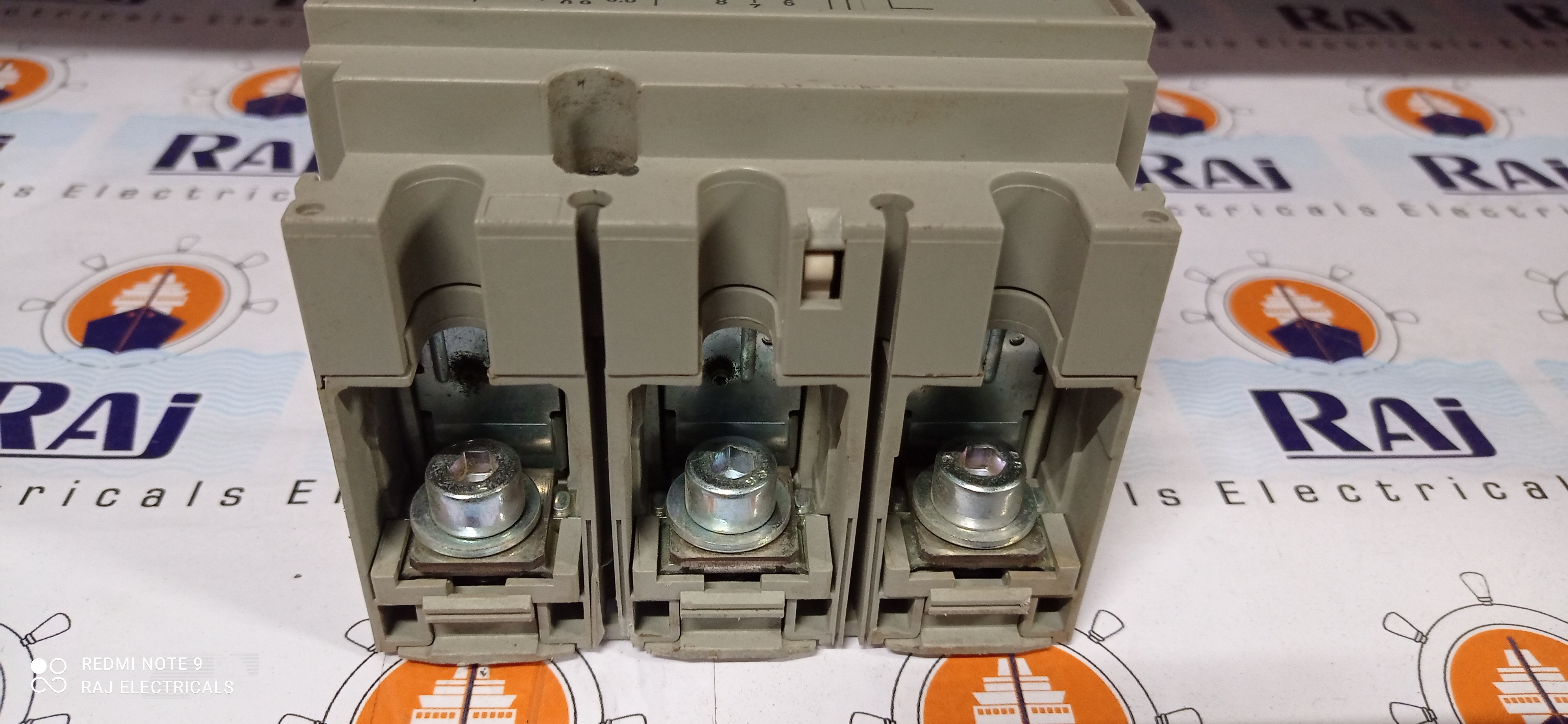 SCHNEIDER (CVS 160B) 250A 3P MCCB