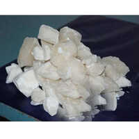 Non Ferric Alum - Solid Form, 98.9% Purity | Industrial Application, Room Temperature Storage, Non Ferric Type