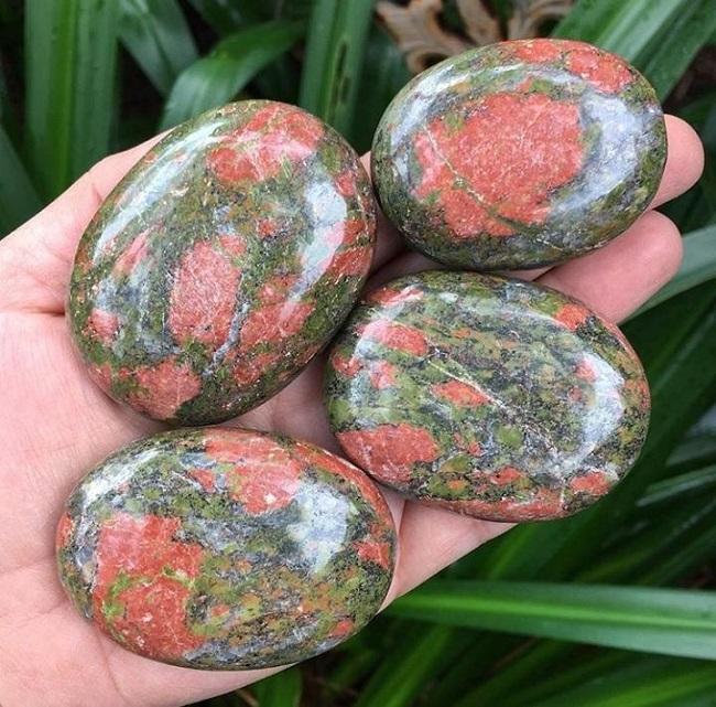 Beautiful High Quality Unakite Gemstone Palm Stone