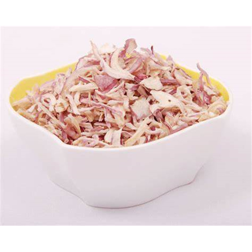Dried Dehydrated Red Onion Flakes.