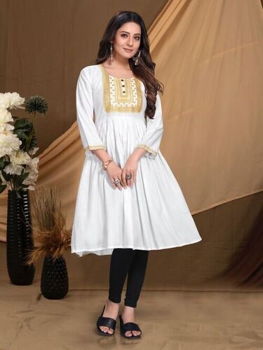 Aashvi White Heavy Rayon Kurti