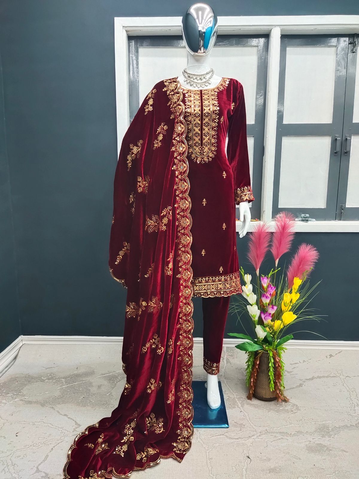 Women Heavy Pure Viscose Velvet With Embroidery Suit...