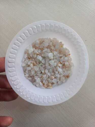 Off-White Regular Crushed Quartz Stone Chips And Aggregate Water Washed Quartz 3-6 Mm Round For Industrial And Construction Flooring Usage - Artificial Stone Type: Solid Surface