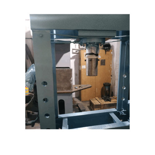 100 Ton Power Operated Hydraulic Press Machine Manufacturer Maharashtra - Color: Grey